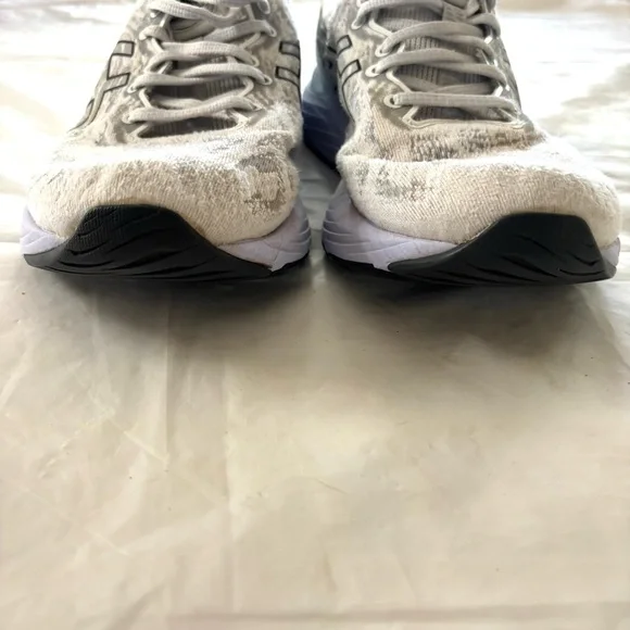 ASICS Gel Cumulus 23 White Gray Running Sneakers SZ 10.5 Worn 1X Indoors - Picture 5 of 14